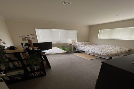 Photo of property in 8 Jomard Terrace, Northcross, Auckland, 0632