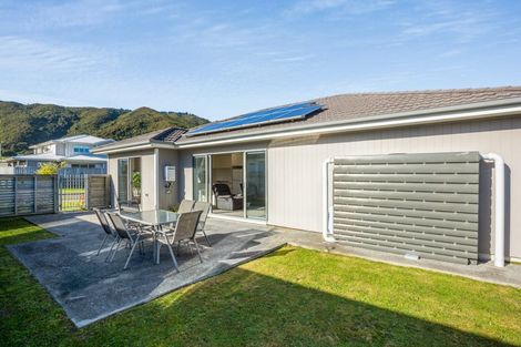 Photo of property in 11 Henrietta Maxwell Grove, Wainuiomata, Lower Hutt, 5014