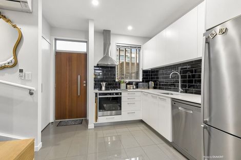 Photo of property in 1/24 Tamar Street, Island Bay, Wellington, 6023