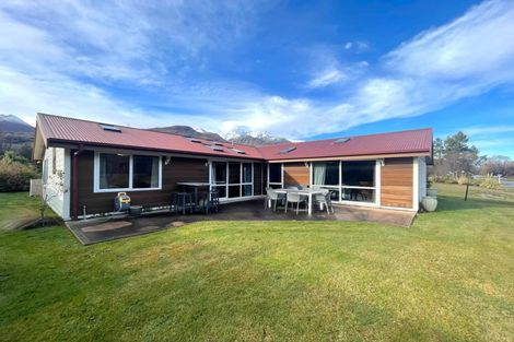 Photo of property in 37 Benmore Place, Glenorchy, 9372
