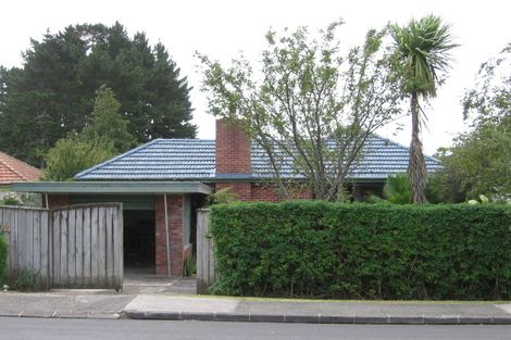 Photo of property in 1/204 Beach Haven Road, Beach Haven, Auckland, 0626