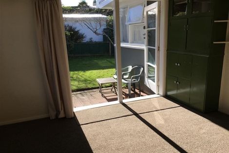 Photo of property in 5 Park Road, Paraparaumu Beach, Paraparaumu, 5032