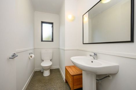 Photo of property in 151 Summerhill Drive, Fitzherbert, Palmerston North, 4410