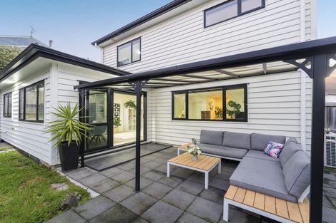 Photo of property in 5 Dhaka Lane, Ranui, Auckland, 0612