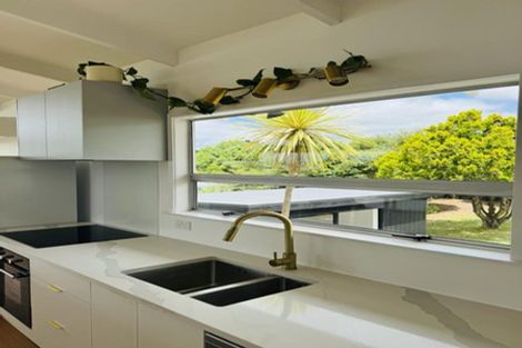 Photo of property in 3 Hartley Terrace, Massey, Auckland, 0614