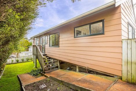 Photo of property in 11 Darcy Place, Massey, Auckland, 0614