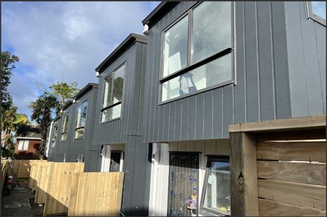 Photo of property in 43 Tirimoana Road, Te Atatu South, Auckland, 0602