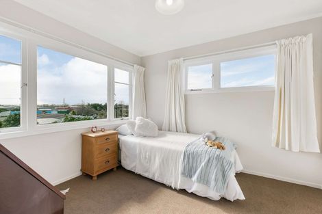 Photo of property in 30 Queen Street, Te Puke, 3119