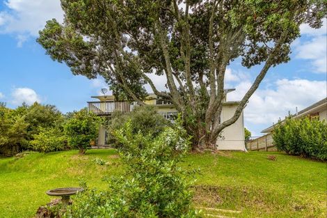 Photo of property in 40 Gill Avenue, Te Atatu Peninsula, Auckland, 0610