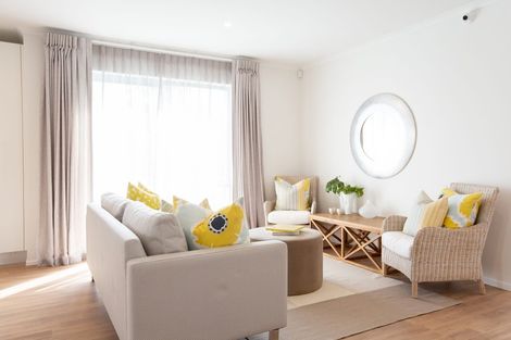 Photo of property in 2 Manutewhau Road, Massey, Auckland, 0614