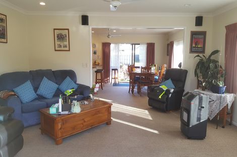 Photo of property in 2 Rata Avenue, Huntly, 3700