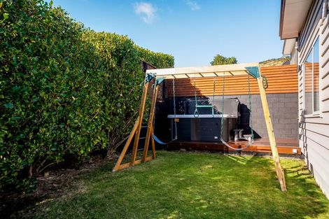 Photo of property in 48 Endeavour Drive, Whitby, Porirua, 5024