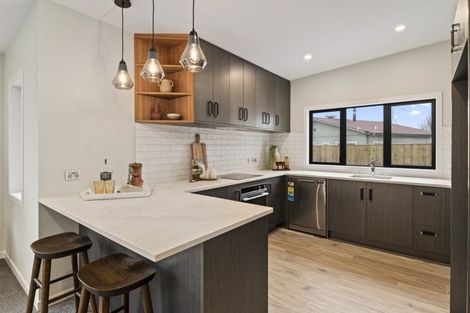 Photo of property in 10a Queenwood Road, Levin, 5510