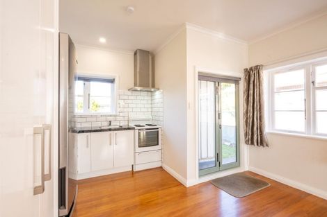 Photo of property in 262 College Street, West End, Palmerston North, 4412