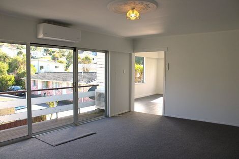Photo of property in 181 Newlands Road, Newlands, Wellington, 6037