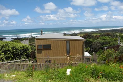 Photo of property in 60 Domain Crescent, Muriwai, Waimauku, 0881