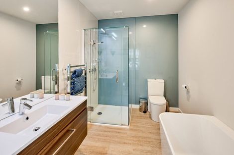 Photo of property in 15 Rua Street, Lyall Bay, Wellington, 6022