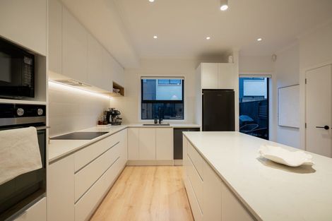 Photo of property in 12 Papai Lane, Massey, Auckland, 0614