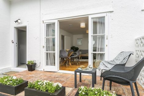 Photo of property in 1/39 Stottholm Road, Titirangi, Auckland, 0604