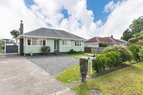 Photo of property in 23a Hereford Street, Te Atatu Peninsula, Auckland, 0610