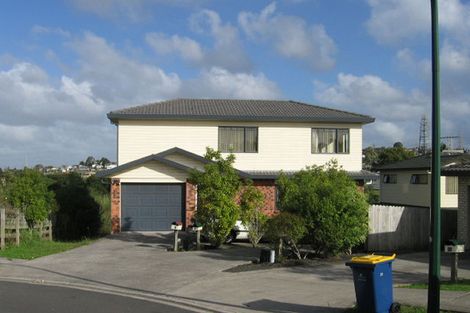 Photo of property in 35 Ginders Drive, Massey, Auckland, 0614