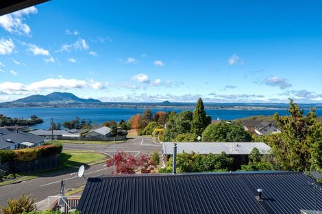 Photo of property in 7 Brunette Drive, Acacia Bay, Taupo, 3330