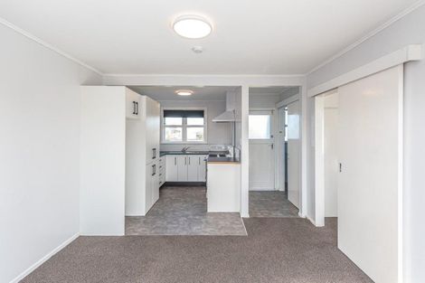 Photo of property in 1 Kupe Place, Castlecliff, Whanganui, 4501