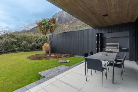 Photo of property in 32 Vista Terrace, Wye Creek, Queenstown, 9371