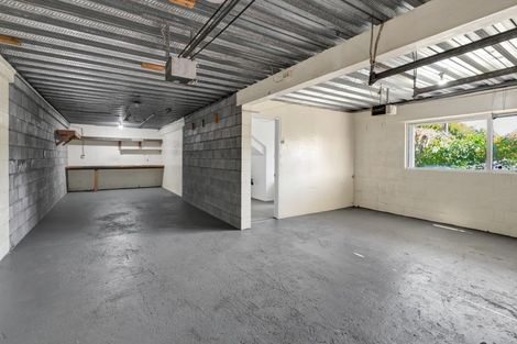 Photo of property in 51 Cumberland Street, Merrilands, New Plymouth, 4312