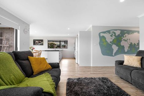 Photo of property in 6 Navy Lane, Papamoa, 3118