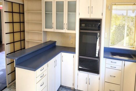 Photo of property in 17 Awanui Drive, Waikanae, 5036