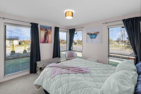 Photo of property in 27 Faringdon Boulevard, Rolleston, 7615