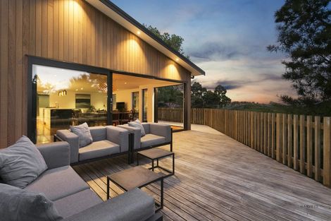 Photo of property in 75 Minnehaha Avenue, Titirangi, Auckland, 0604