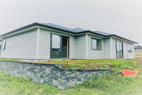 Photo of property in 15 Tuuhura Road, Pukekohe, 2120