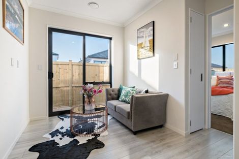 Photo of property in 82 Drumbuoy Drive, Flat Bush, Auckland, 2019