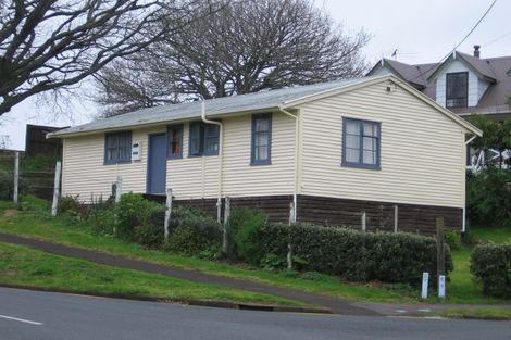 Photo of property in 15 Makiri Street, Helensville, 0800