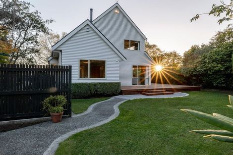 Photo of property in 19 Ruamahanga Crescent, Terrace End, Palmerston North, 4410