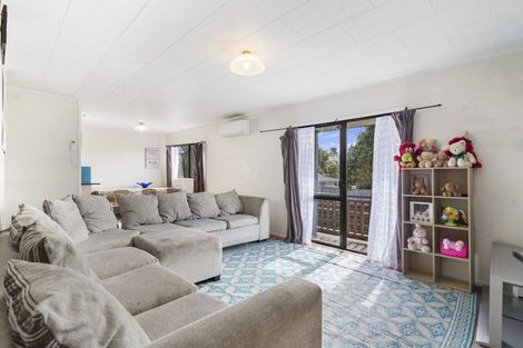 Photo of property in 6 Katrina Place, Massey, Auckland, 0614