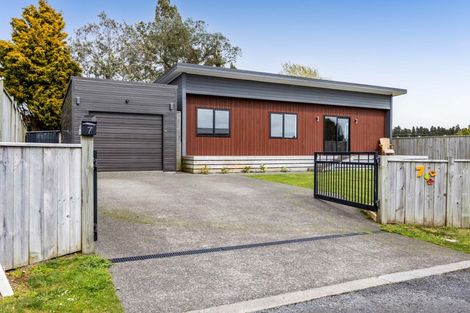 Photo of property in 7 Manatu Lane, Inglewood, 4330