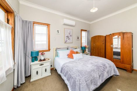 Photo of property in 25 Edgeware Road, Palmerston North, 4410