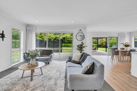 Photo of property in 13 Birdie Lane, Waiwhakaiho, New Plymouth, 4312