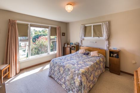 Photo of property in 8 Roslyn Avenue, Mairehau, Christchurch, 8052