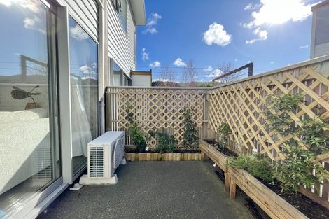 Photo of property in 7u9 Handyside Street, Tawa, Wellington, 5028