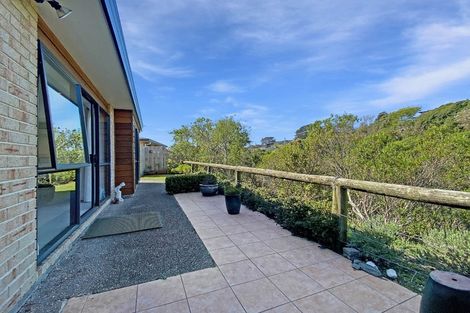 Photo of property in Redwood Village, 31/42 Main Road, Tawa, Wellington, 5028