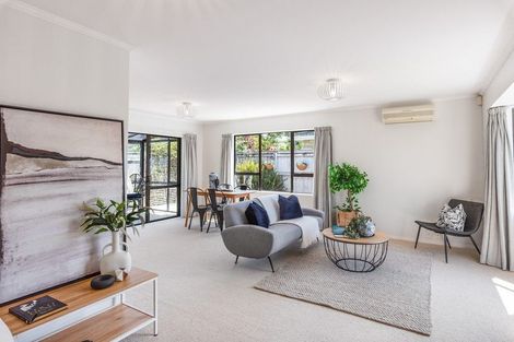 Photo of property in 29 Rosebank Grove, Waikanae, 5036