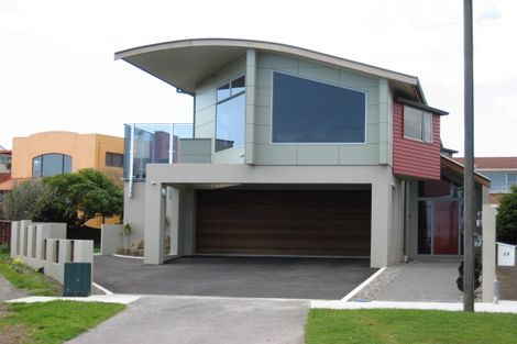 Photo of property in 35 Hamblyn Street, Strandon, New Plymouth, 4312