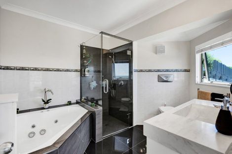 Photo of property in 2a Sackville Street, Fitzroy, New Plymouth, 4312