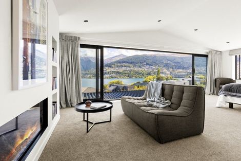 Photo of property in 513 Peninsula Road, Kelvin Heights, Queenstown, 9300