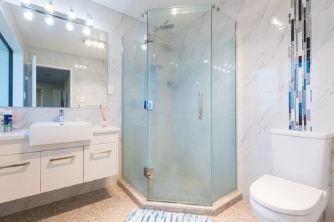 Photo of property in 2 Ballyholey Drive, Flat Bush, Auckland, 2019
