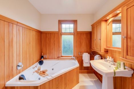 Photo of property in 96 Saint Martins Road, Saint Martins, Christchurch, 8022